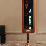 Энергичный игрок в онлайн казино получает заряд адреналина